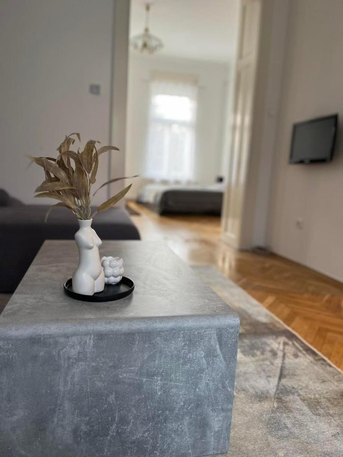 Szeged Apartman Buitenkant foto
