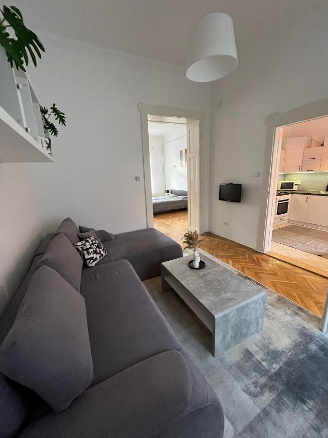 Szeged Apartman Buitenkant foto